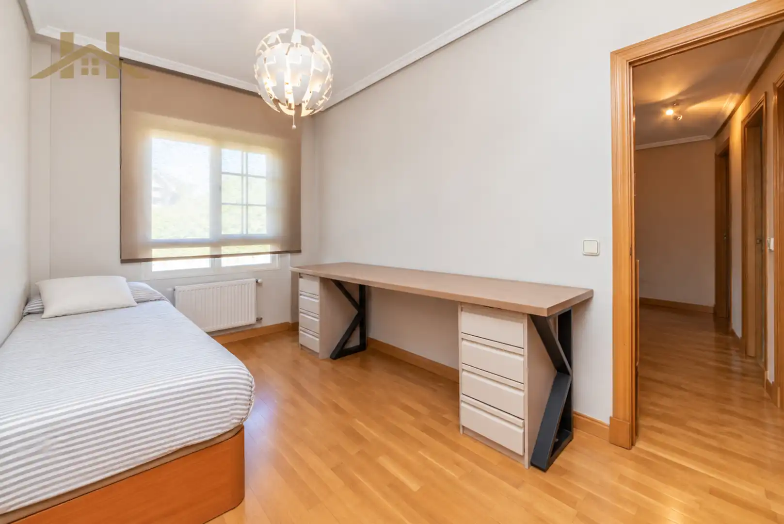 Habitación de Casa adosada en venta en Majadahonda con Aire acondicionado, Calefacción y Jardín privado