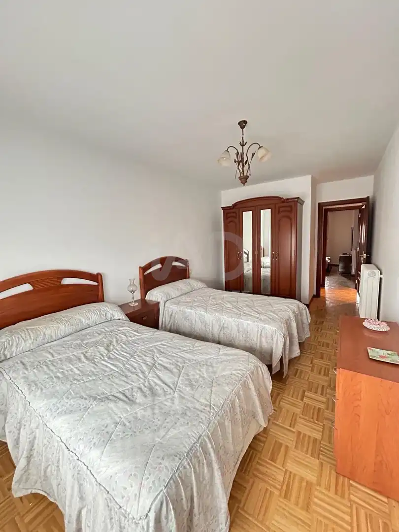 Habitación de Piso en venta en La Bañeza  con Calefacción
