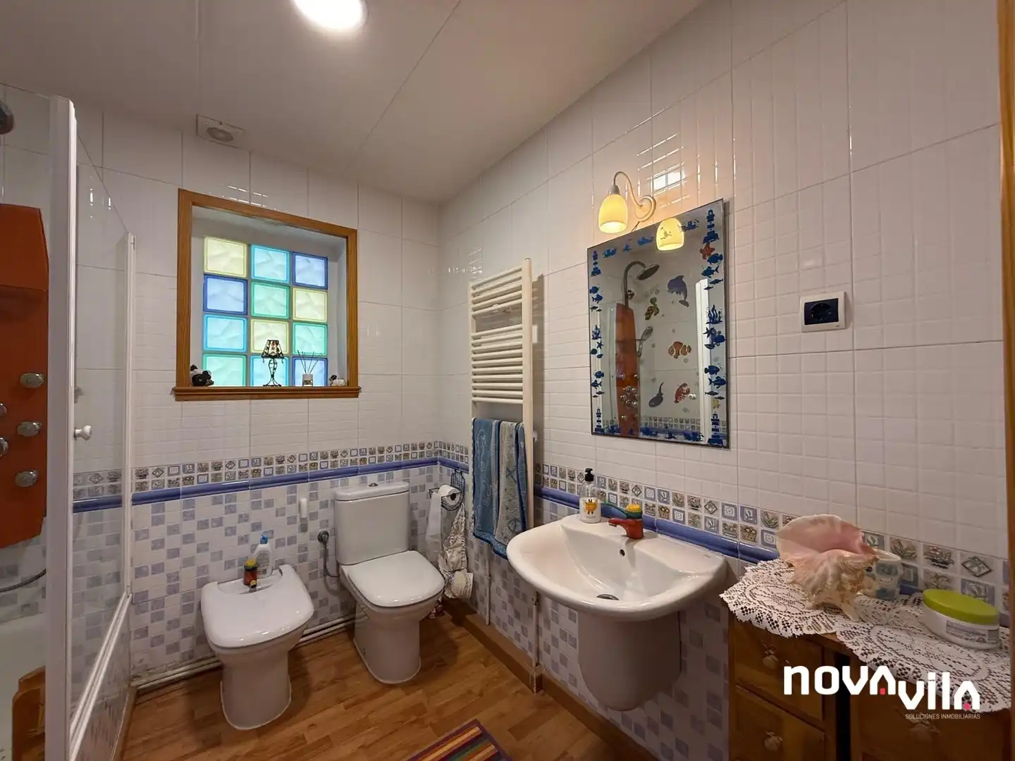 Bathroom of Houses for sale in Pineda de Mar  with Parquet flooring