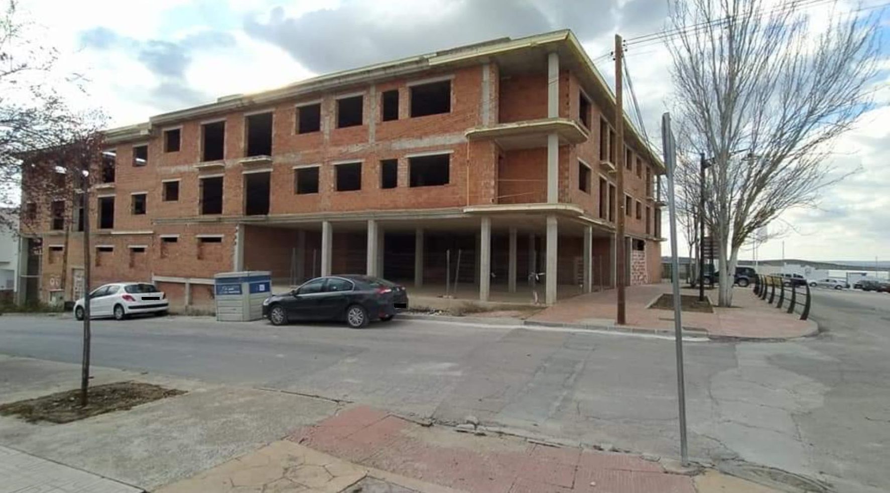 Vista exterior de Edifici en venda en Peal de Becerro