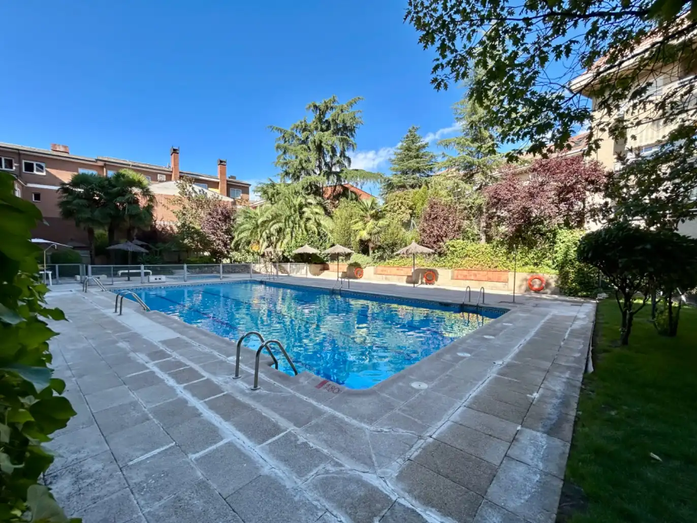 Swimming pool of Flat for sale in Galapagar  with Air Conditioner, Heating and Parquet flooring