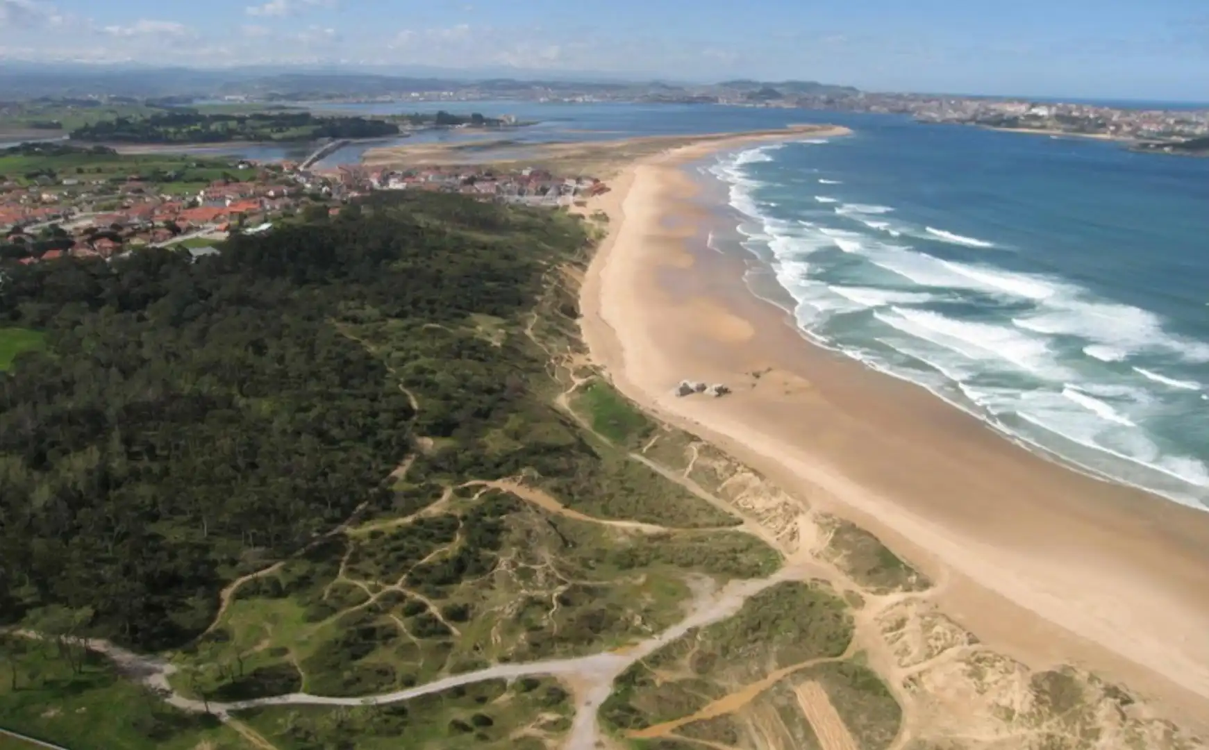 Außenansicht von Wohnungen zum Verkauf in Ribamontán al Mar