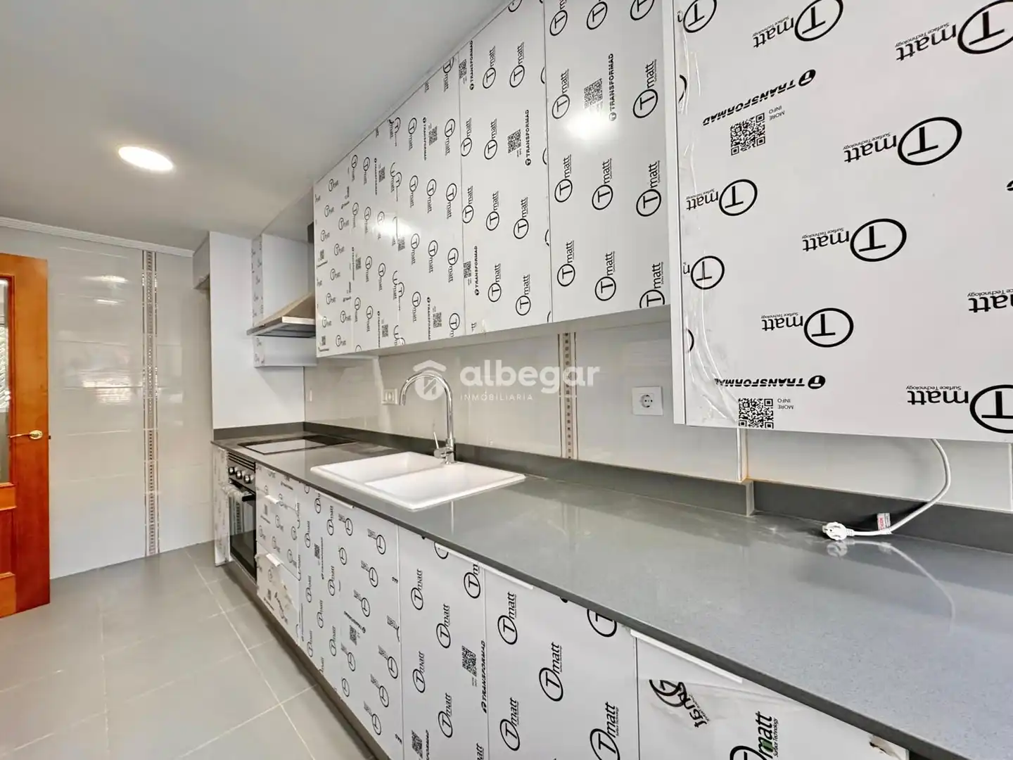 Cuina de Casa adosada en venda en Alfafar amb Aire condicionat, Jardí privat i Terrassa