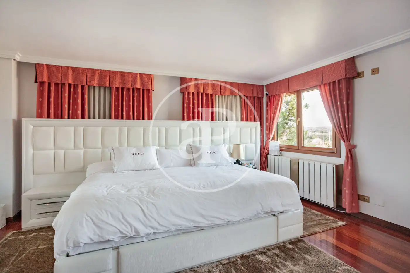 Habitación de Casa o chalet en venta en Pozuelo de Alarcón con Aire acondicionado, Calefacción y Jardín privado