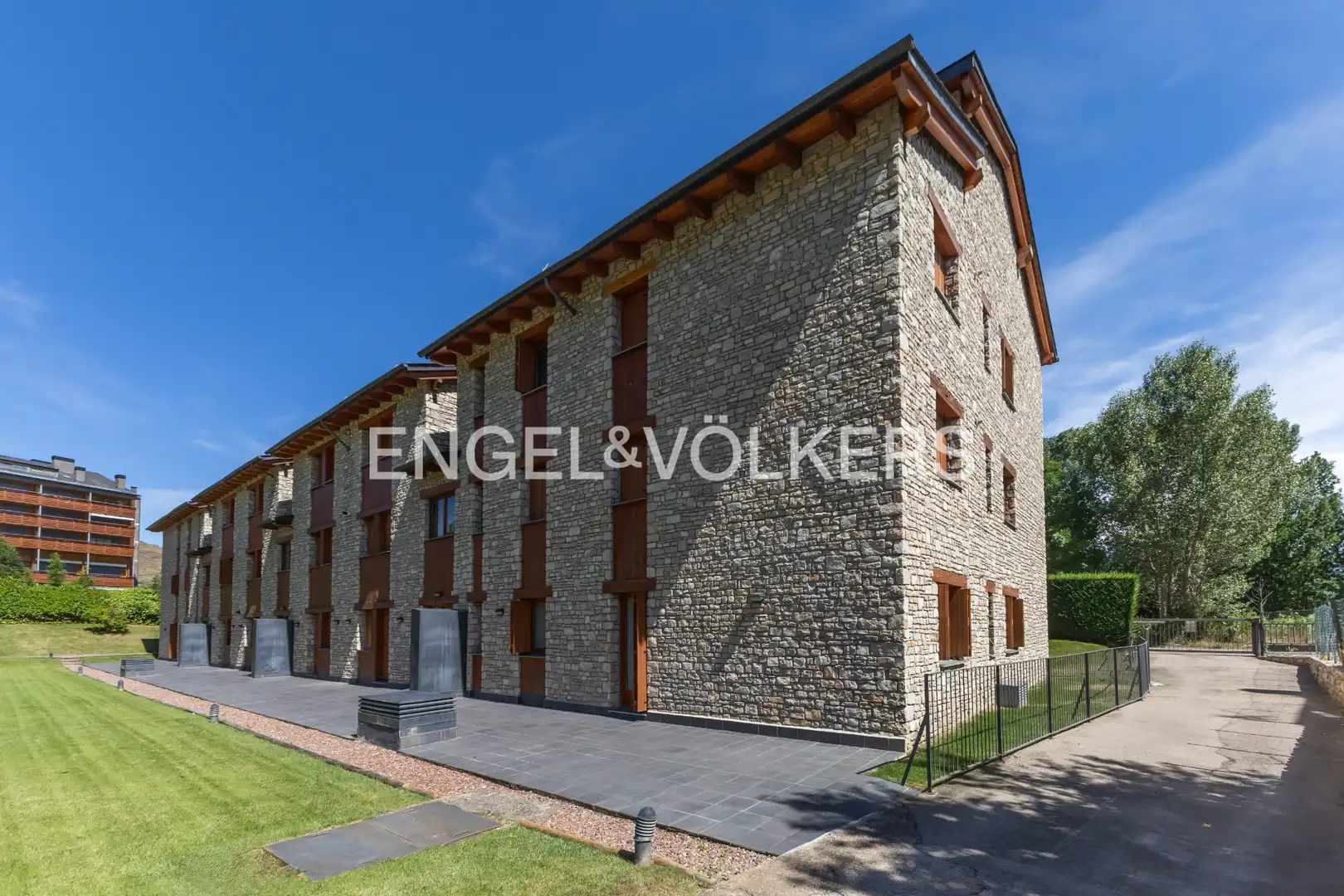 Vista exterior de Planta baja en venta en Llívia con Calefacción, Jardín privado y Parquet