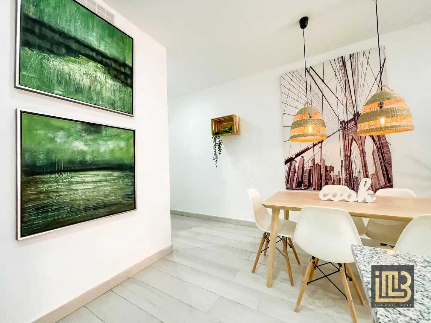 Comedor de Piso en venta en Málaga con Aire acondicionado, Microondas y TV