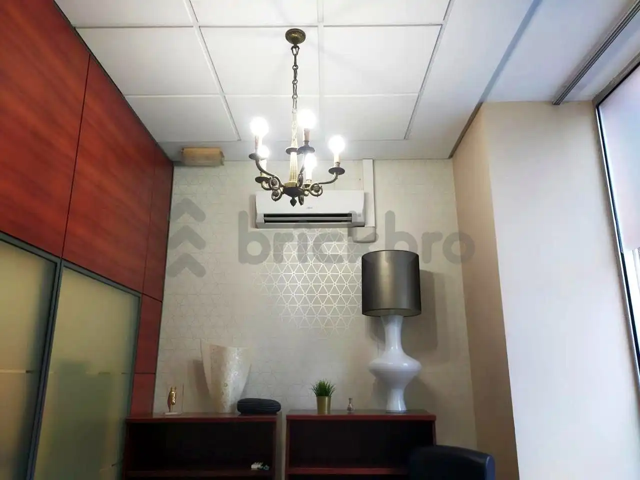 Commercial properties for sale in Barcelona  with Air Conditioner