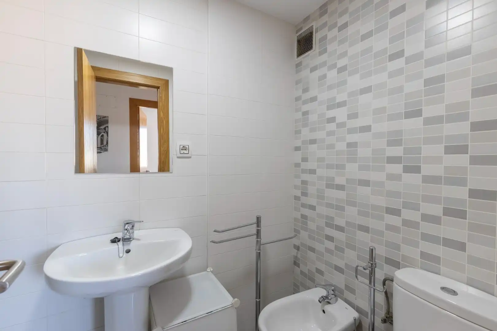 Baño de Piso en venta en Las Gabias con Trastero