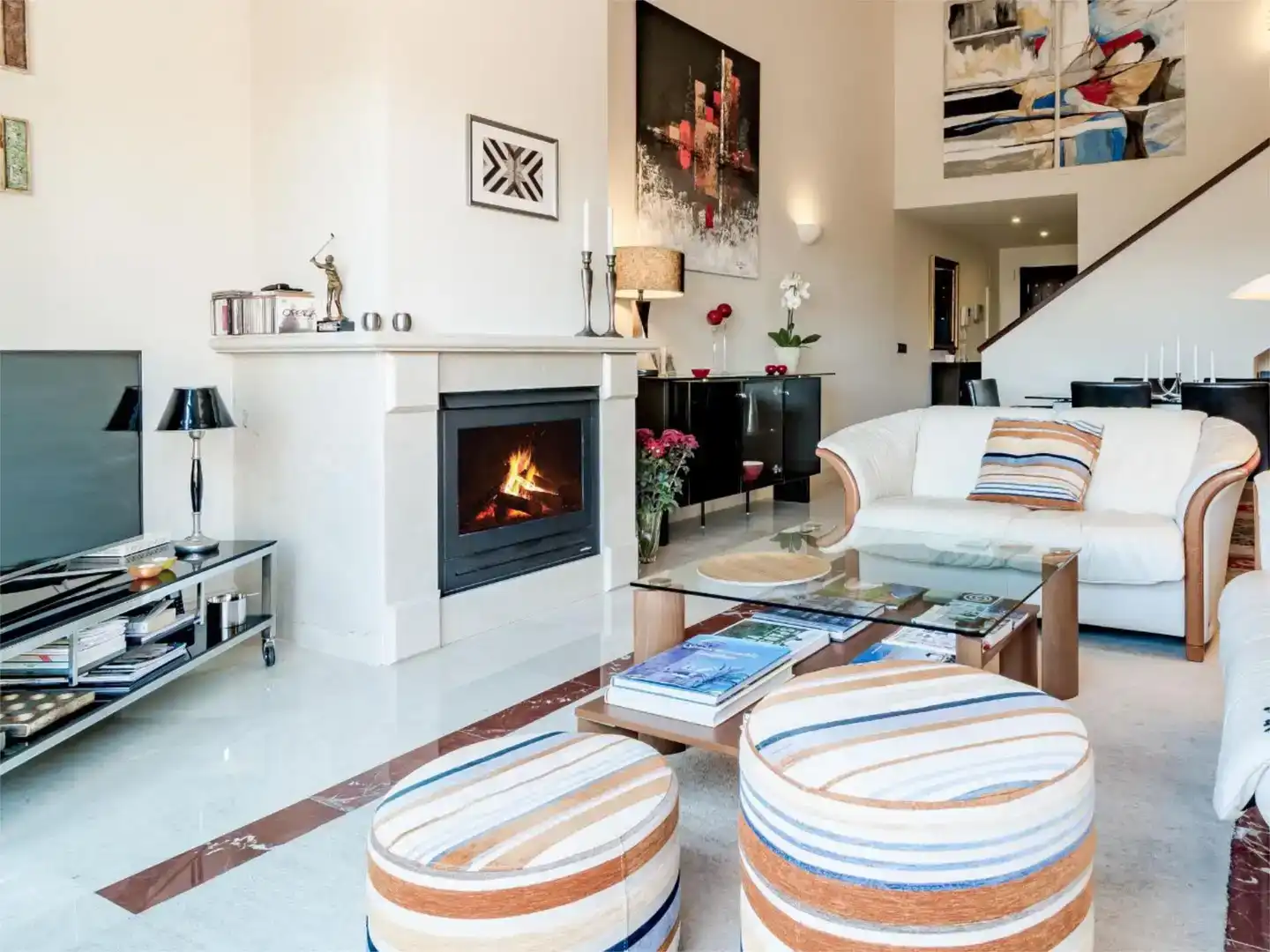 Wohnzimmer von Wohnung zur Miete in Ojén mit Klimaanlage, Schwimmbad und Balkon