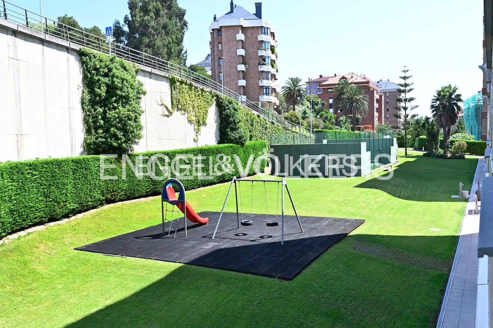 Vista exterior de Piso de alquiler en Santander con Calefacción, Trastero y Piscina