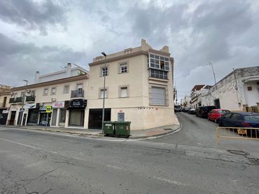 Locale commerciale in vendita a Gines