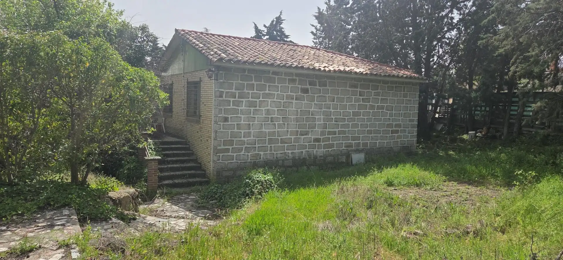 Exterior view of Houses for sale in Sevilla la Nueva  with Heating and Swimming Pool