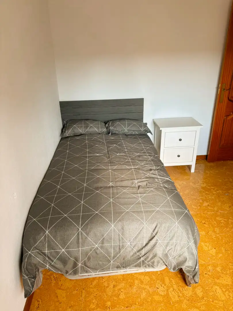Bedroom of Flat for sale in Palencia  with Heating, Terrace and Furnished