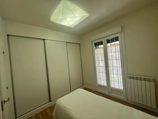 Schlafzimmer von Wohnung zum Verkauf in Burgos mit Heizung, Parkett und Möbliert
