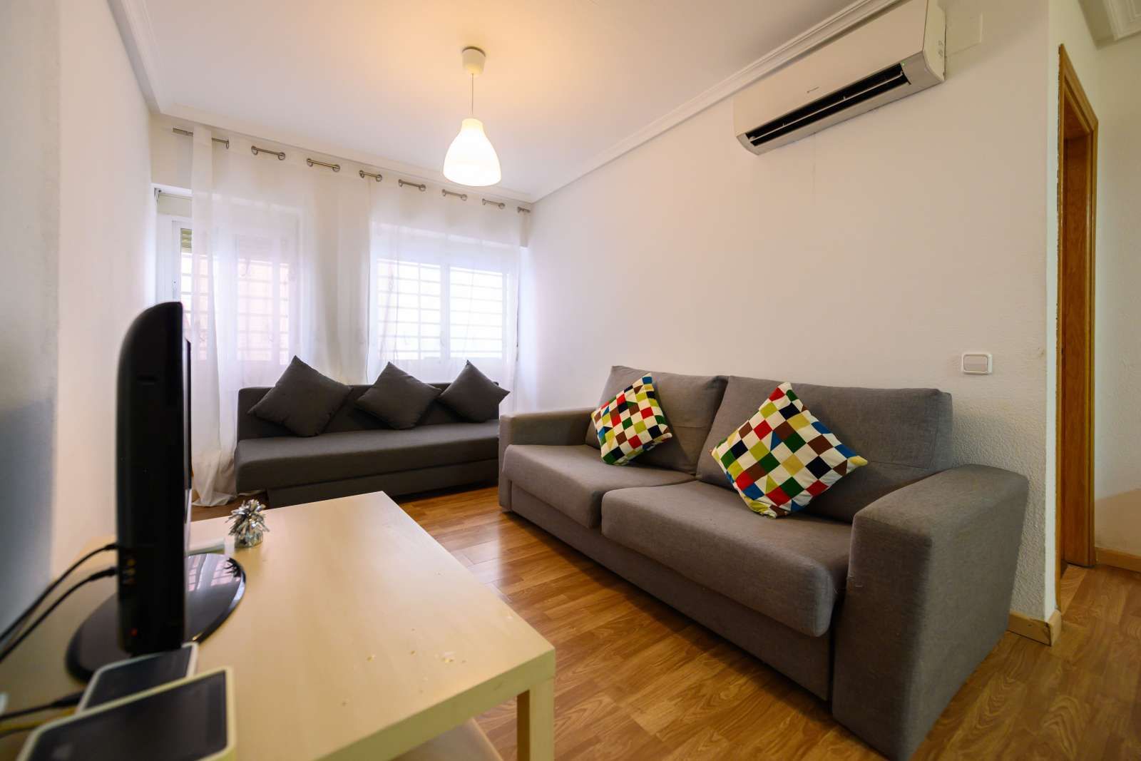 Sala d'estar de Apartament per a compartir en  Madrid Capital amb Aire condicionat i Terrassa
