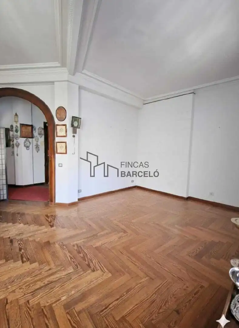 Flat for sale in Paseo Constitución - Las Damas
