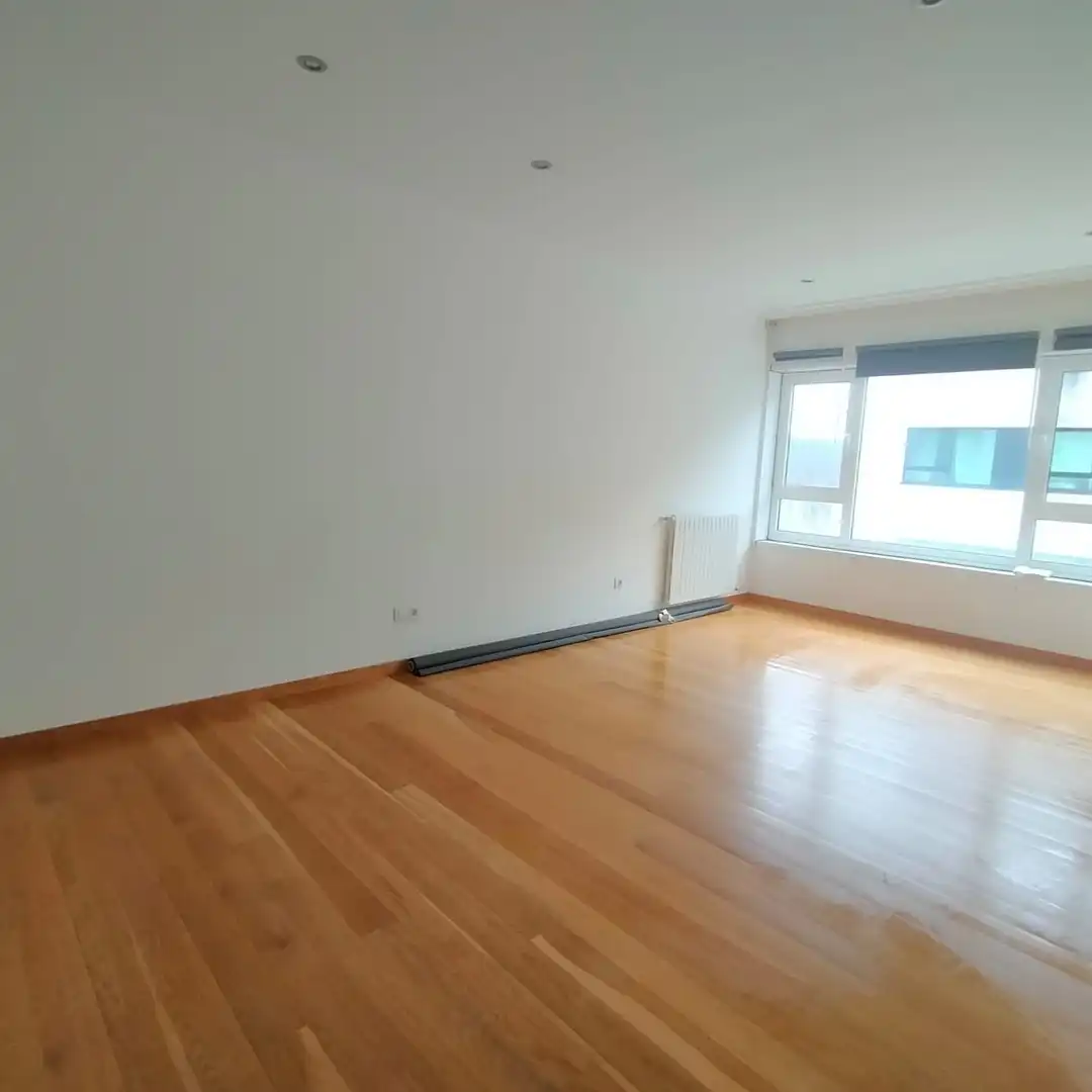 Sala de estar de Piso en venta en Santiago de Compostela  con Calefacción, Jardín privado y Parquet
