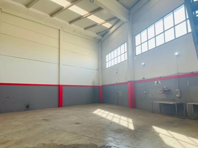 Nave industrial en Venta en Santa Oliva