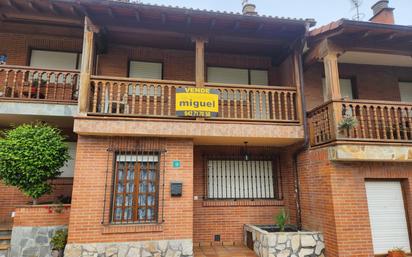 Exterior view of House or chalet for sale in Val de San Vicente   with Terrace and Balcony