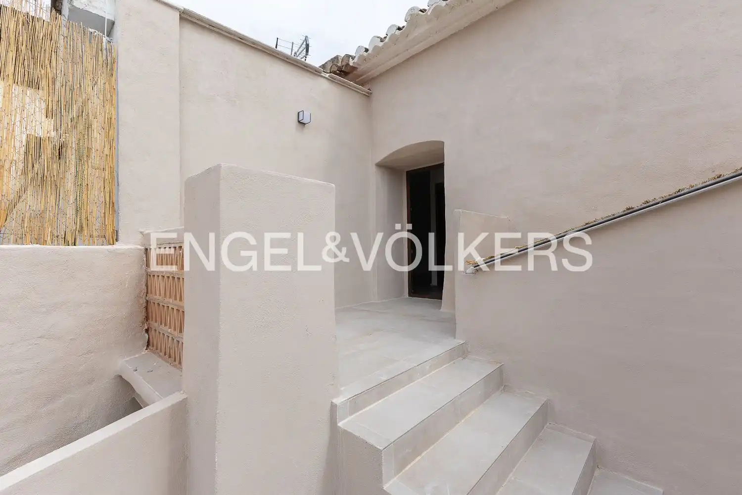 Casa adosada en venta en Náquera con Calefacción, Parquet y Terraza