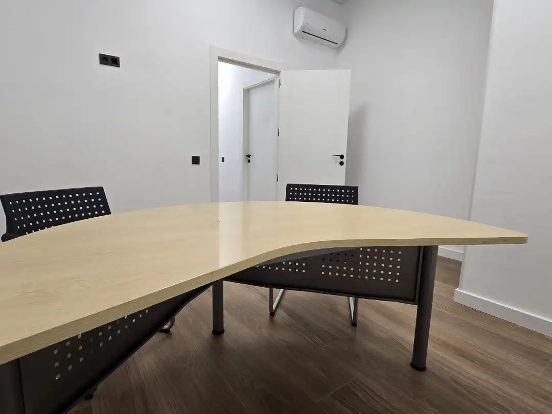 Office for rent in Almería