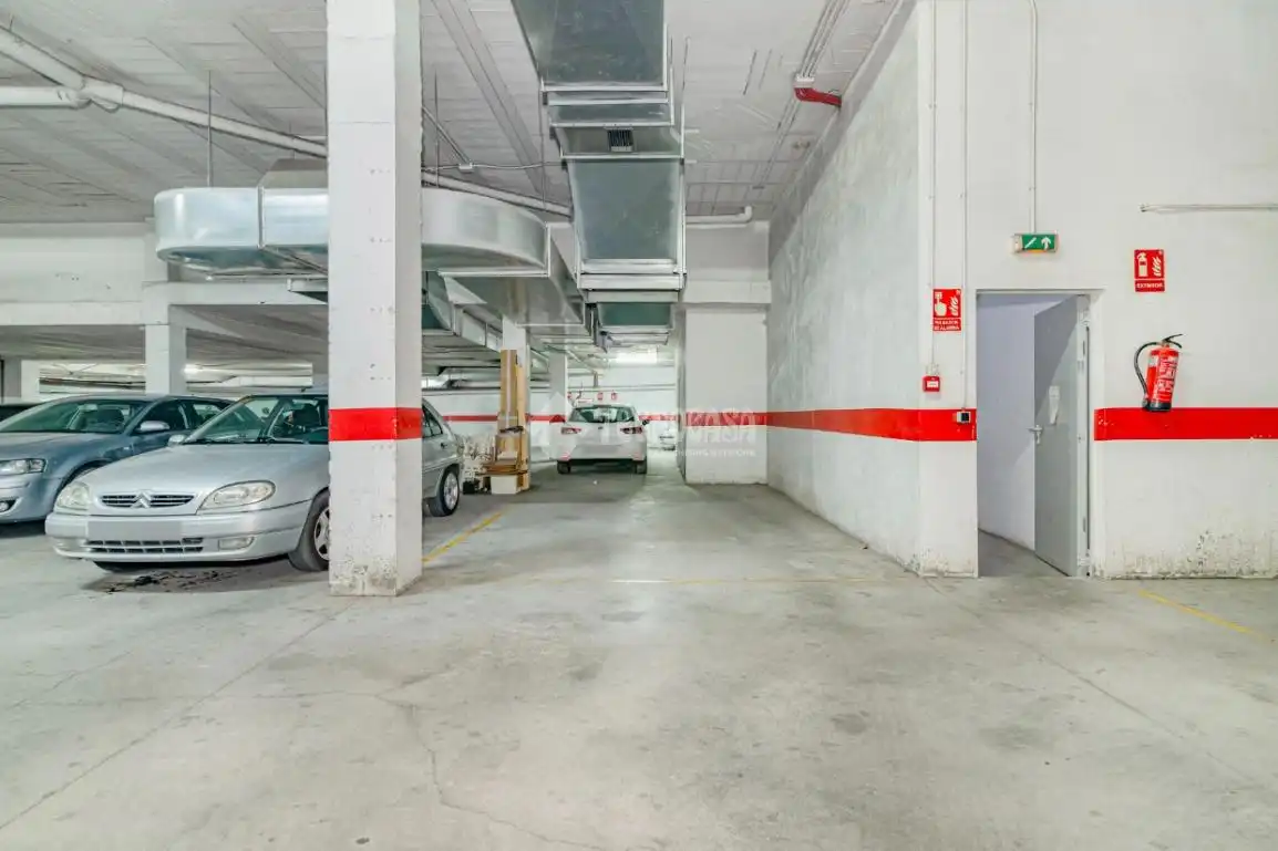Parking de Piso en venta en Lucena con Aire acondicionado y Amueblado