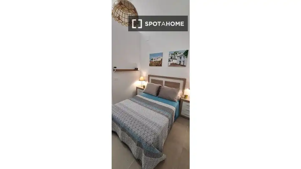 Dormitori de Apartament per a compartir en Carretera de Cádiz