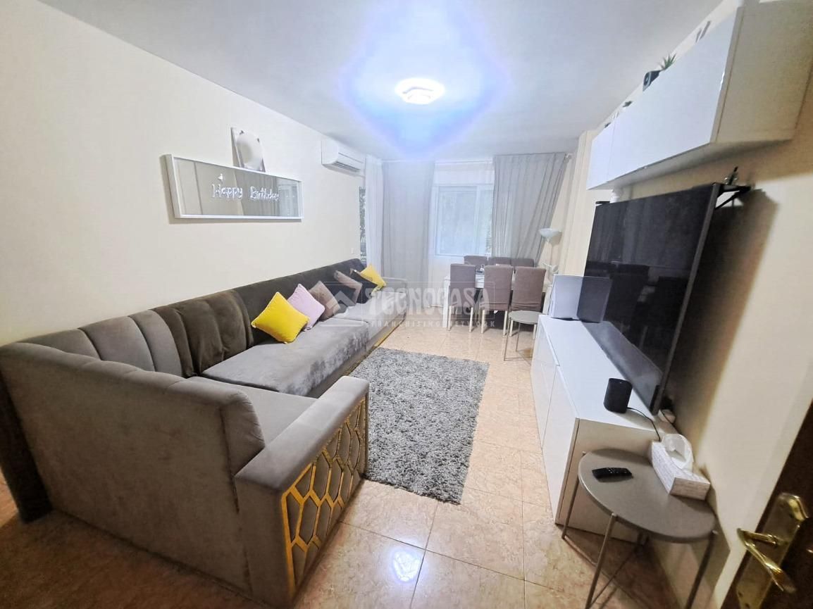 Living room of Flat for sale in Parla  with Air Conditioner, Terrace and Internet
