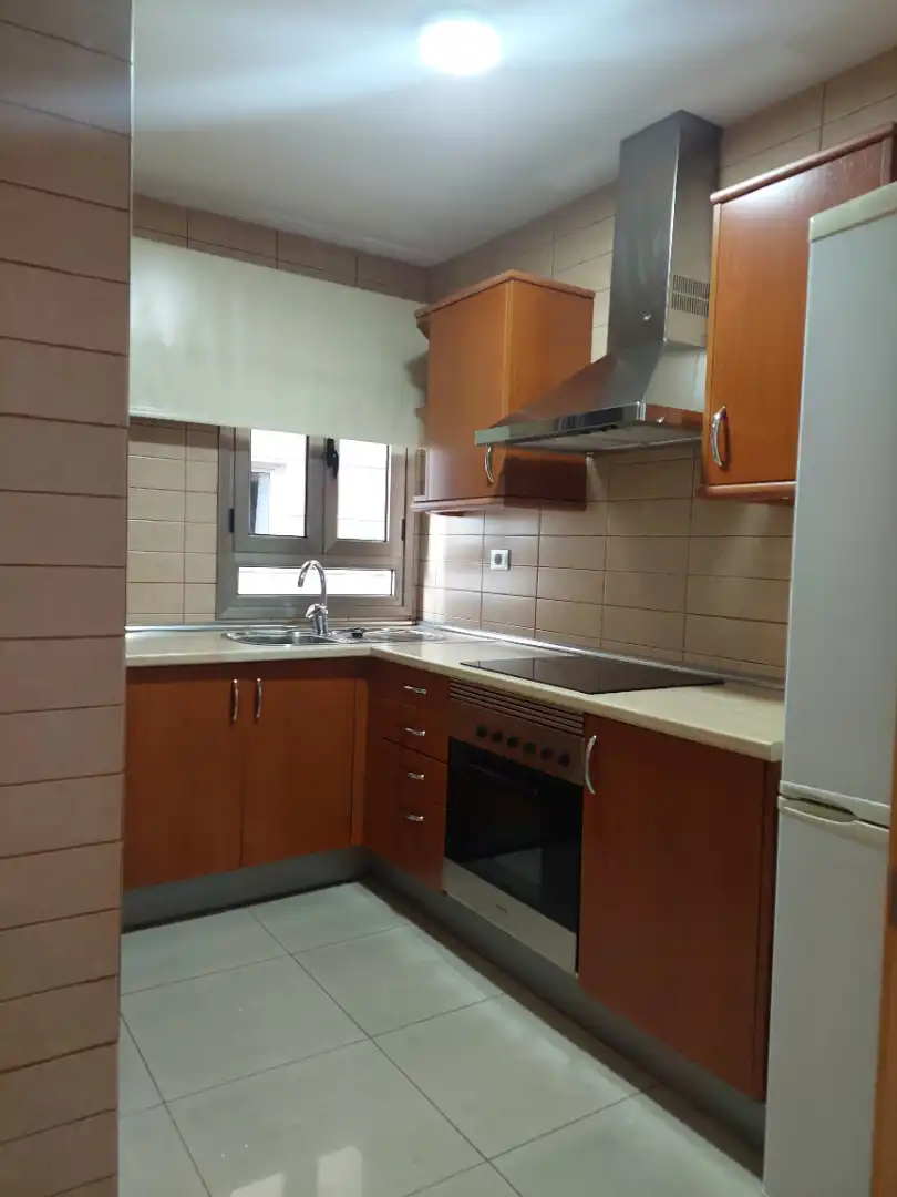 Cocina de Piso de alquiler en Las Palmas de Gran Canaria con Horno, Lavadora y Balcón