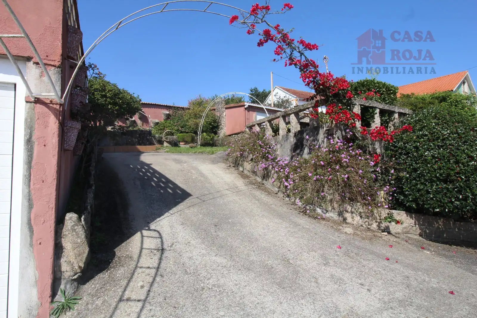 Vista exterior de Casa o xalet en venda en Moaña amb Calefacció, Terrassa i Traster