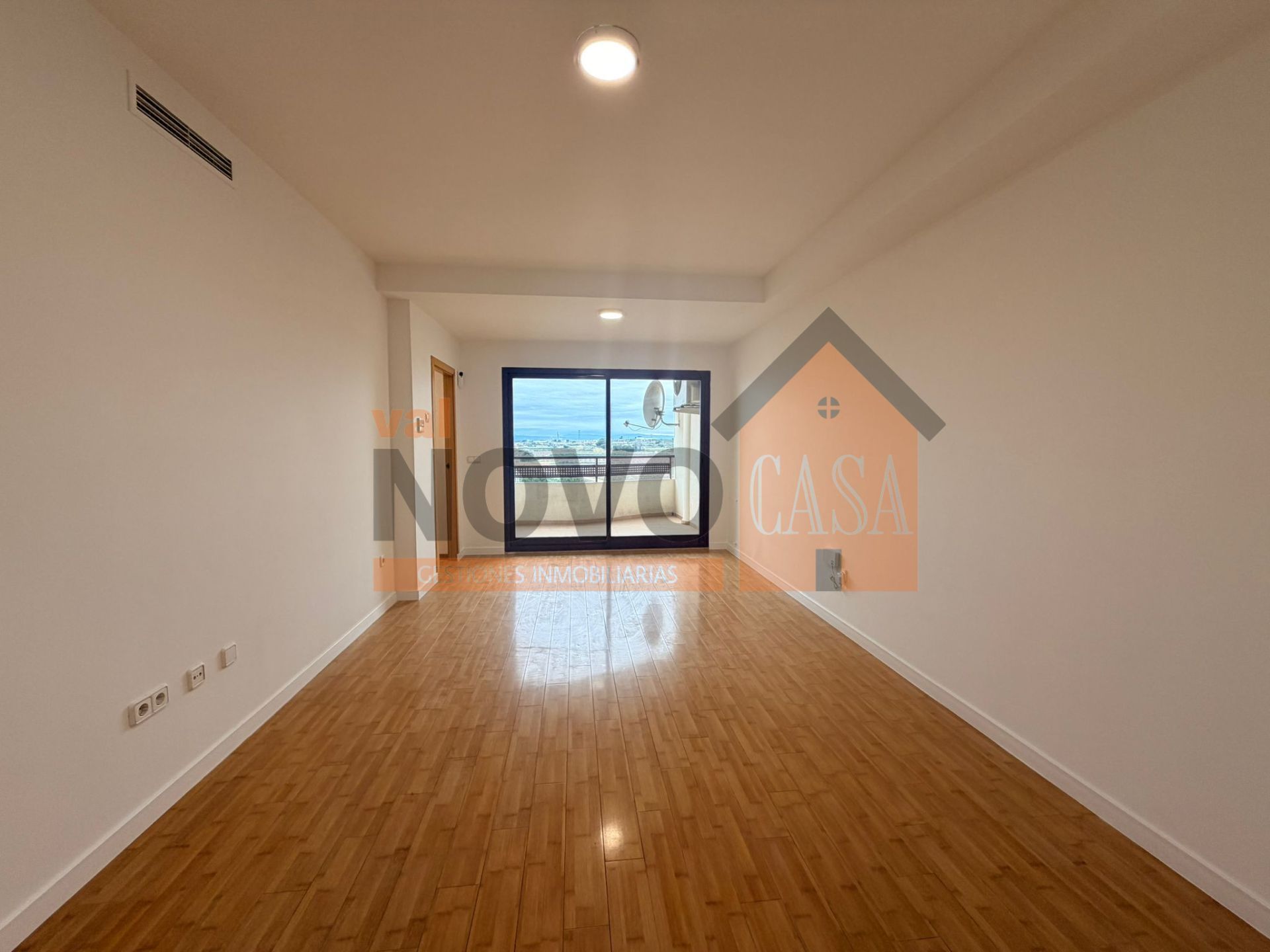 Living room of Flat for sale in Silla  with Air Conditioner