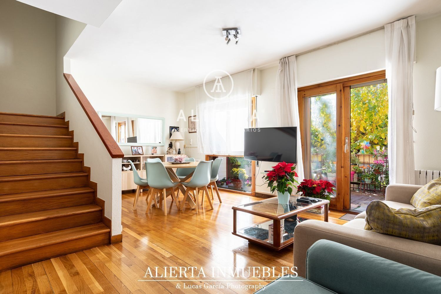 Exterior view of House or chalet for sale in  Zaragoza Capital  with Air Conditioner, Heating and Private garden