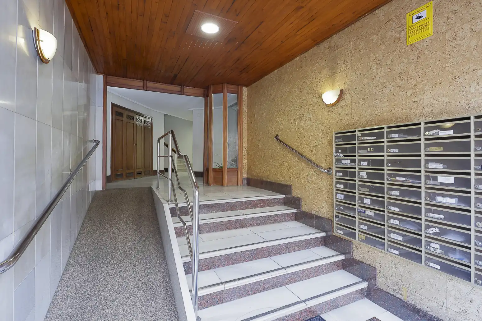 Pis en venda en Oviedo  amb Calefacció, Parquet i Traster