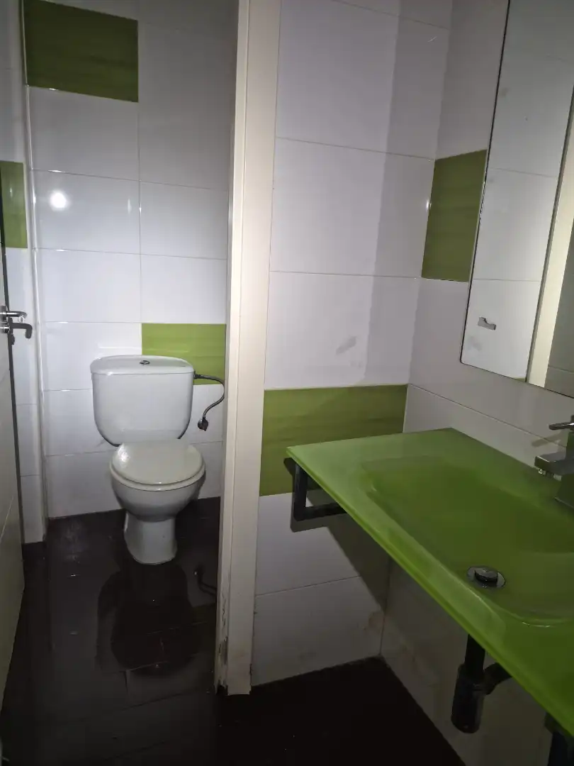 Bany de Local en venda en Guadalajara