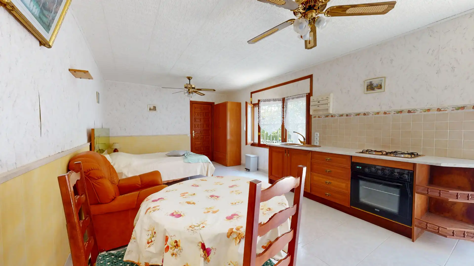 Dormitori de Casa o xalet en venda en Mont-roig del Camp amb Aire condicionat, Calefacció i Jardí privat