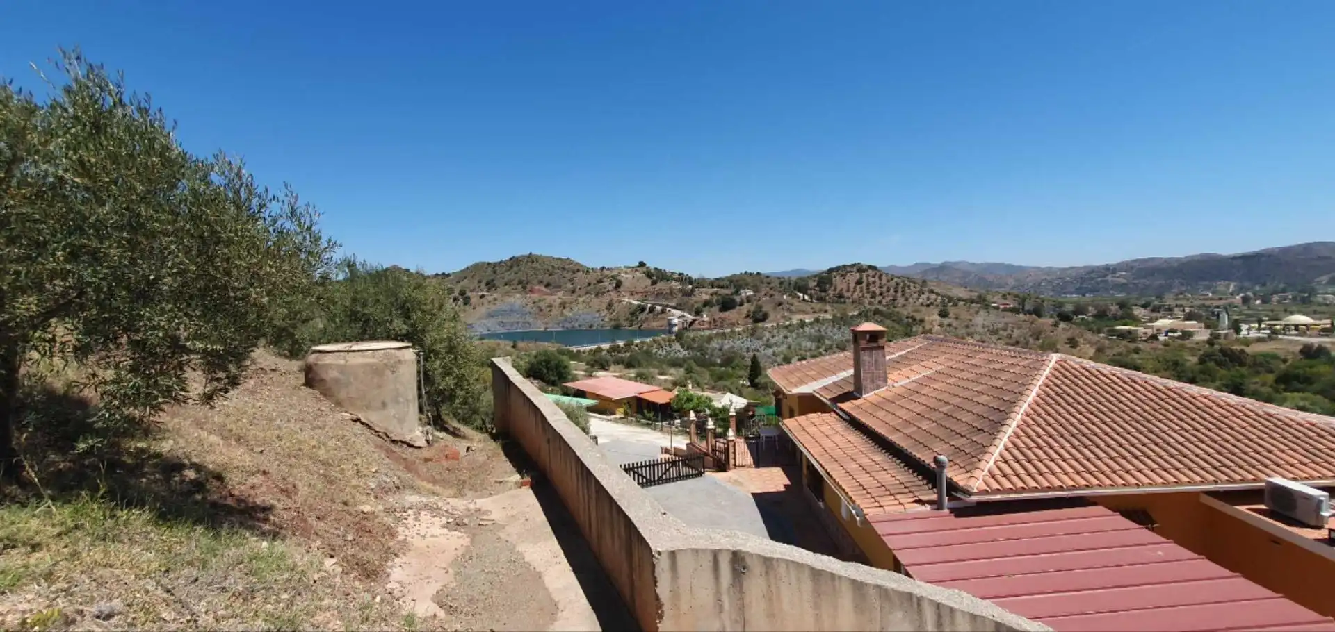 Vista exterior de Finca rústica en venda en Málaga amb Aire condicionat, Calefacció i Jardí privat
