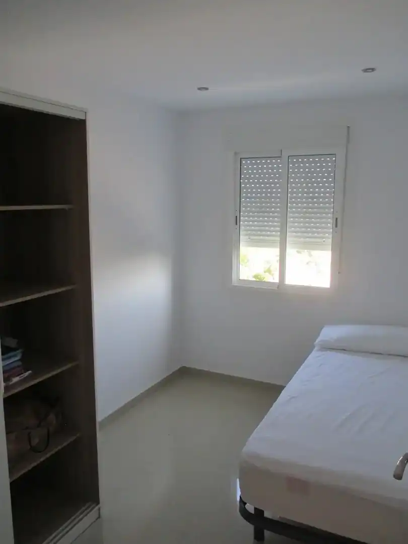 Piso con ascensor en venta en Avenida de la Bahia 6, imagen 2