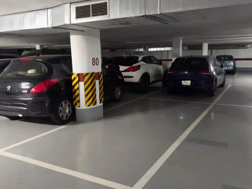 Aparcament de Garatge de lloguer en Santiago de Compostela  amb Alarma