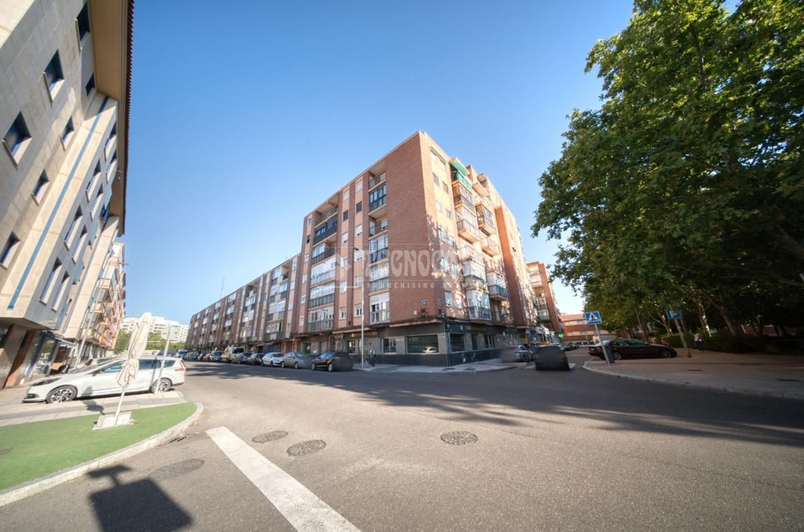 Vista exterior de Piso en venta en Valladolid Capital con Calefacción, Amueblado y Balcón