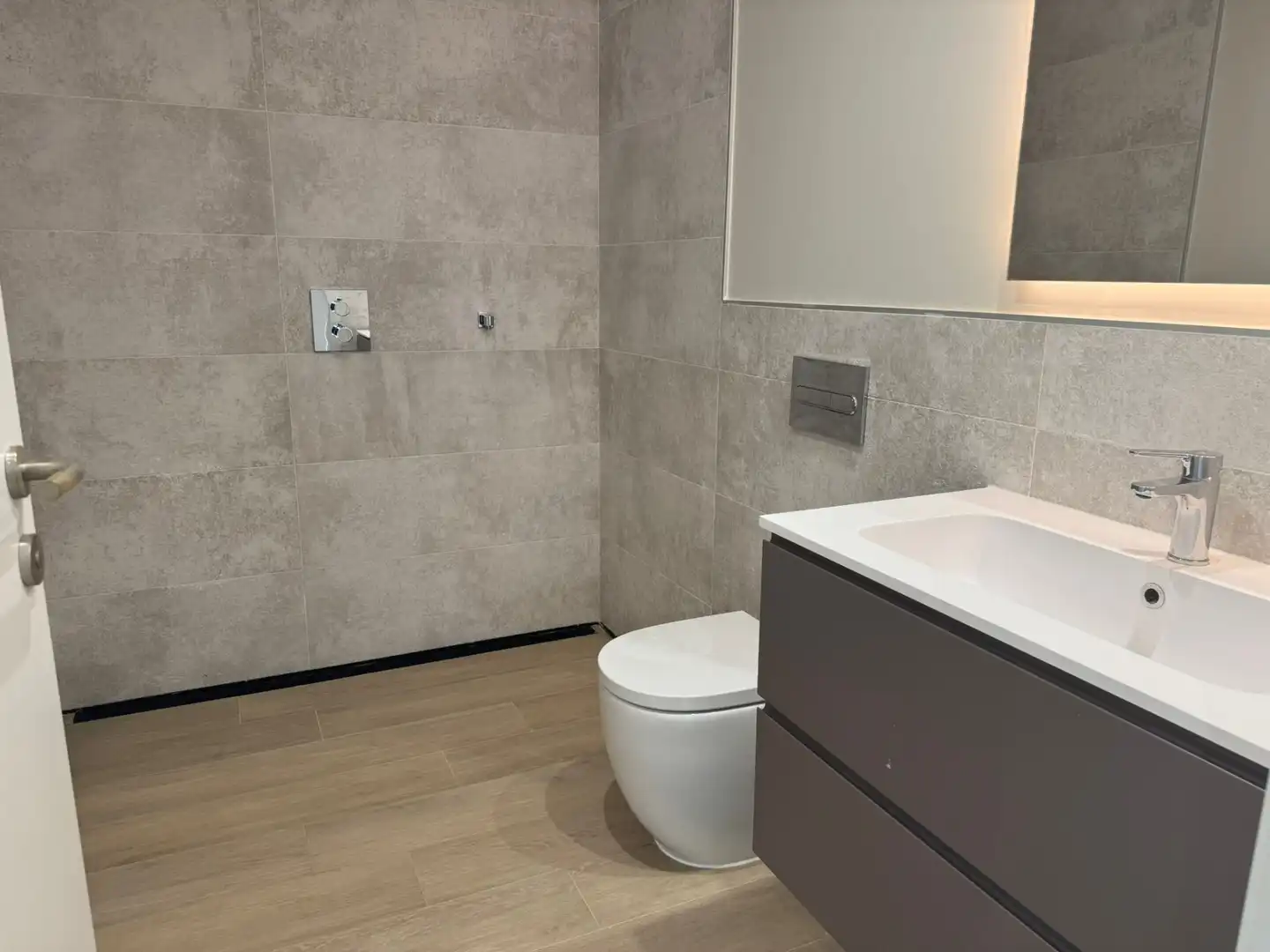 Baño de Casa adosada en venta en Boadilla del Monte con Aire acondicionado, Calefacción y Jardín privado