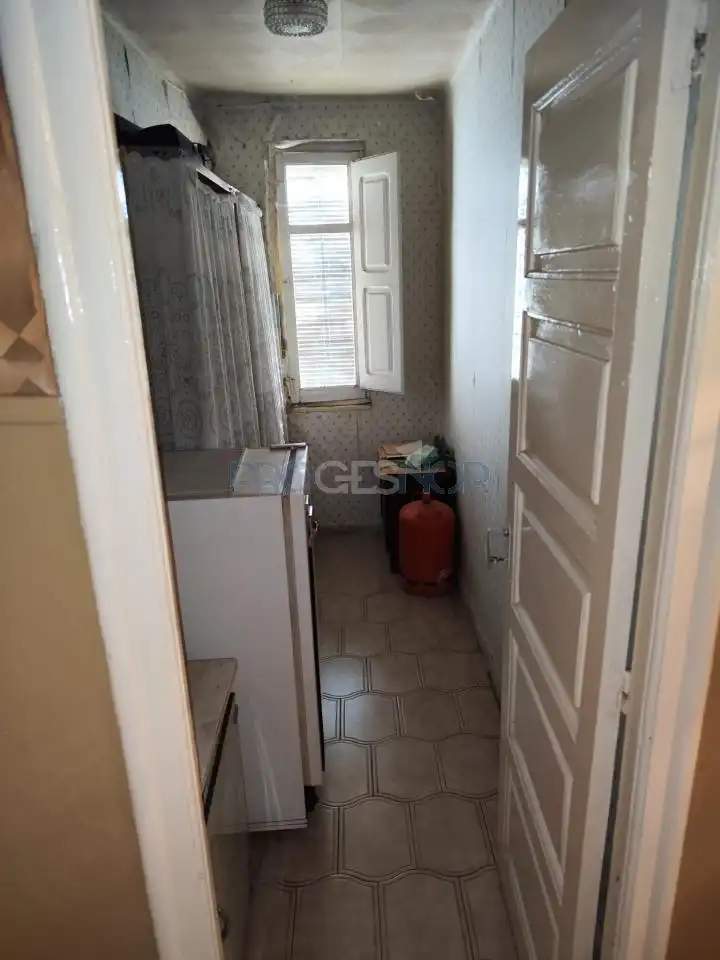 Cuina de Casa o xalet en venda en León Capital  amb Jardí privat i Traster