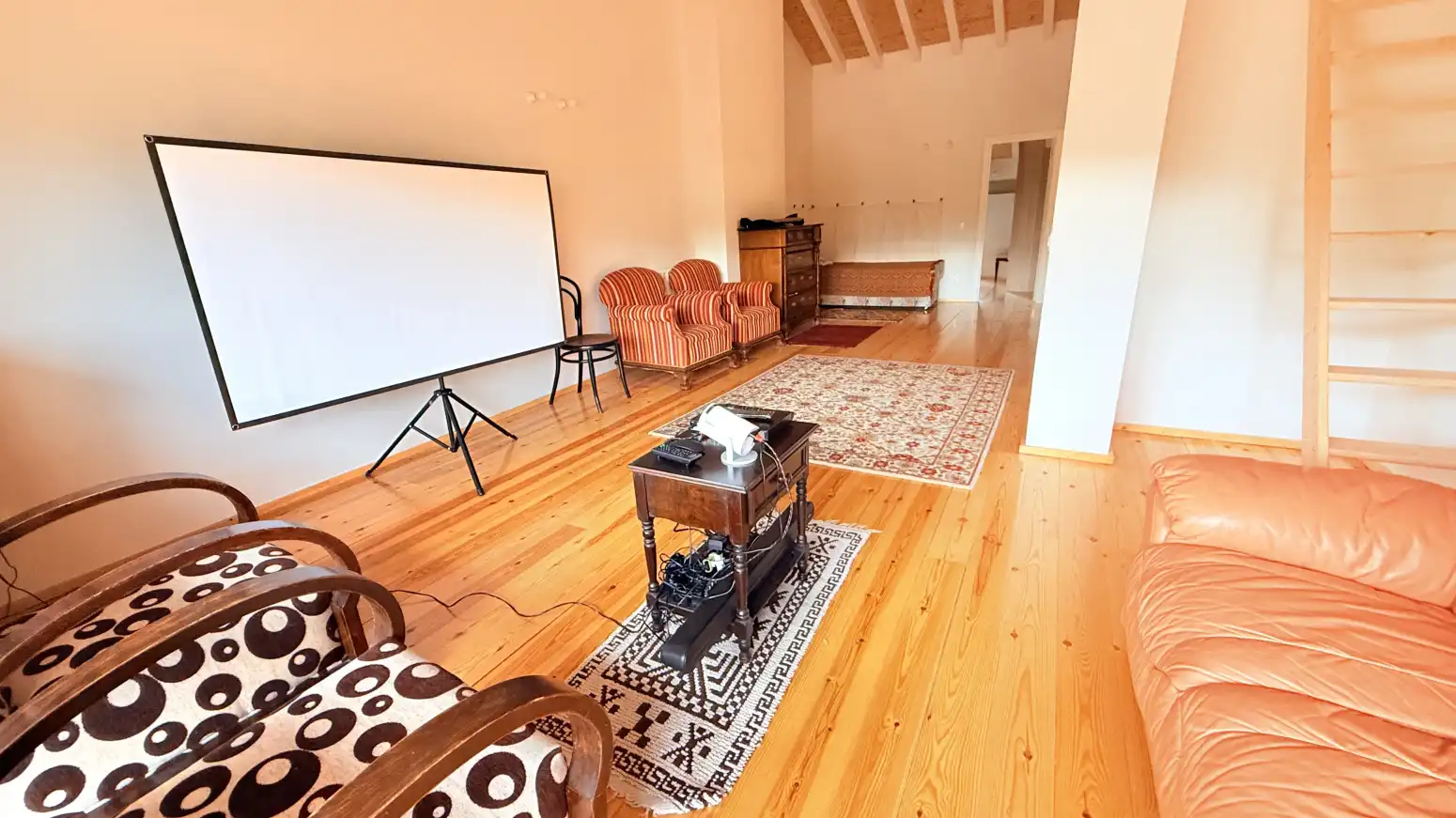 Sala d'estar de Casa adosada de lloguer en Cabezón de la Sal amb Calefacció, Terrassa i Moblat