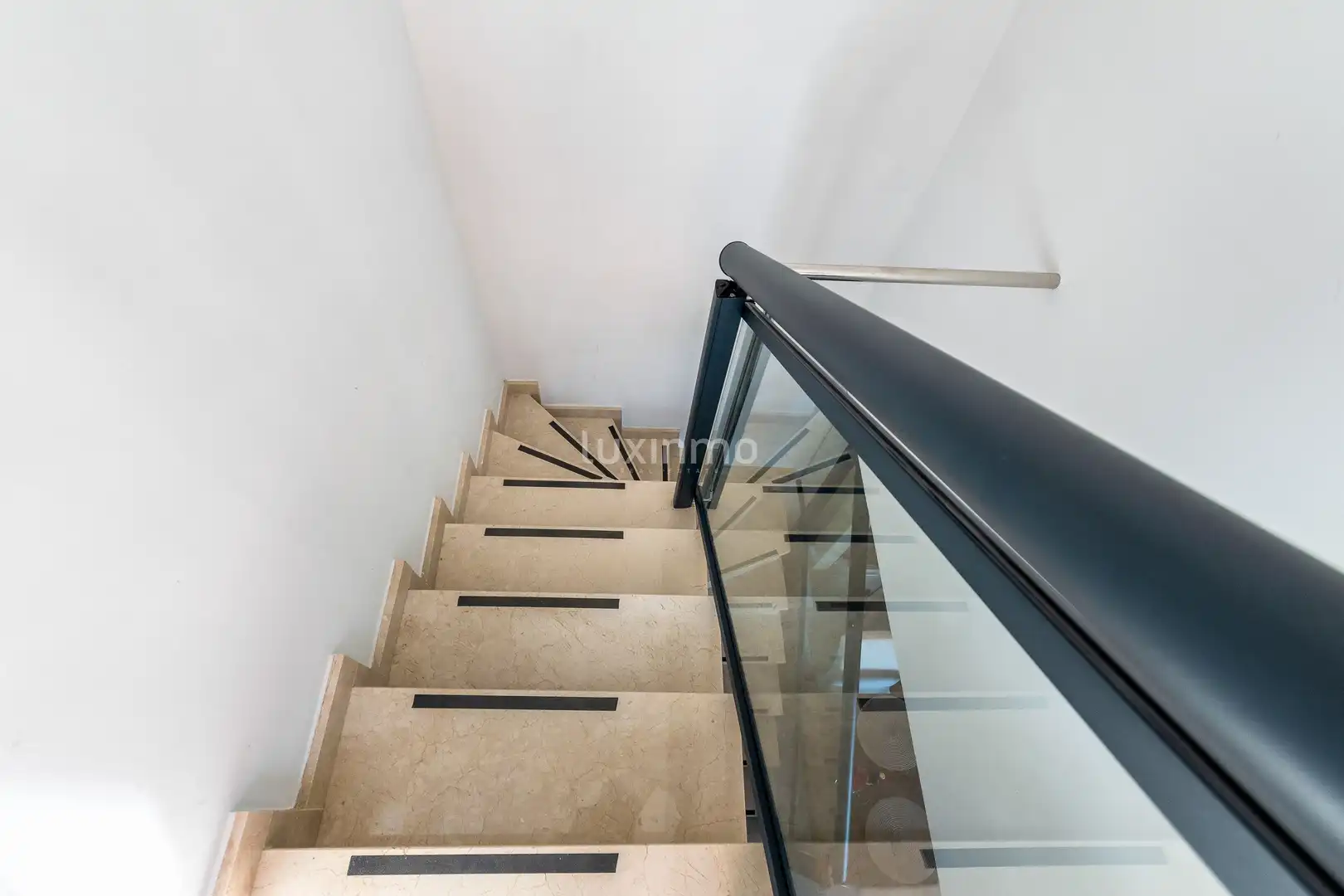 Ático en venta en L'Alfàs del Pi con Aire acondicionado, Calefacción y Jardín privado