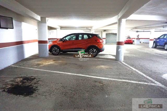 Garaje en Venta en Milán - Pumarín