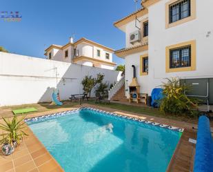 Swimming pool of House or chalet for sale in  Madrid Capital  with Air Conditioner, Terrace and Swimming Pool