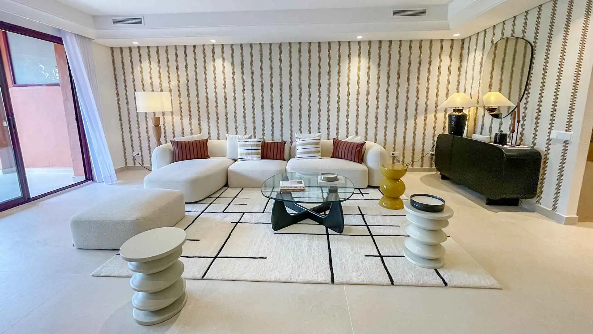 Sala d'estar de Casa adosada de lloguer en Marbella amb Aire condicionat, Terrassa i Traster