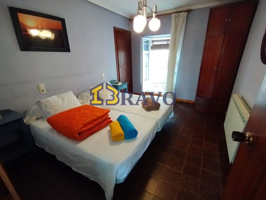Habitación de Casa o chalet en venta en Medina de Pomar con Calefacción, Jardín privado y Terraza