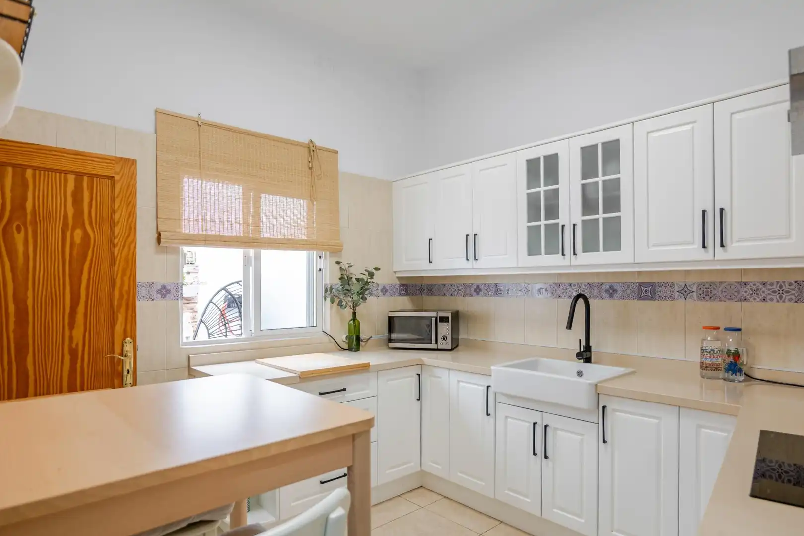 Küche von Einfamilien-Reihenhaus zum Verkauf in Las Palmas de Gran Canaria mit Terrasse und Abstellraum