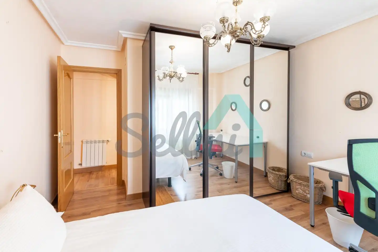 Bedroom of Flat for rent in Avilés  with Heating, Furnished and Internet