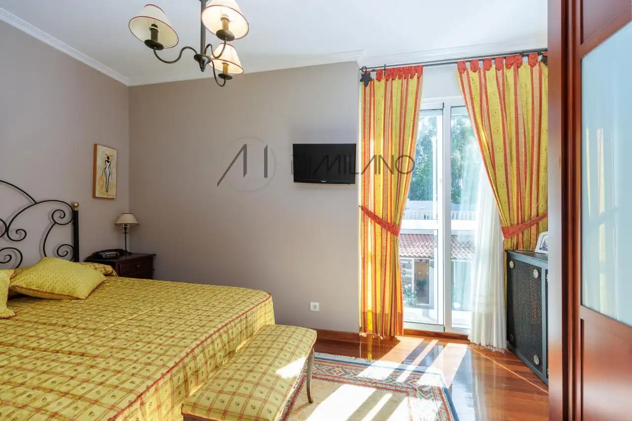 Habitación de Casa adosada en venta en Vigo  con Calefacción, Jardín privado y Parquet